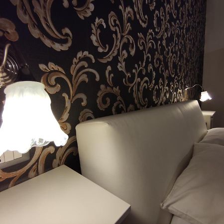 Sami Luxury Rooms 3 8 0 7 9 4 9 2 5 3 Syracuse Esterno foto