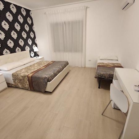 Sami Luxury Rooms 3 8 0 7 9 4 9 2 5 3 Syracuse Esterno foto