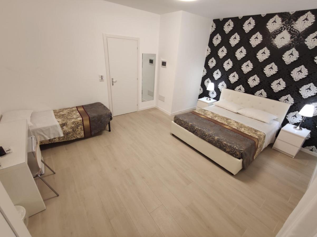 Sami Luxury Rooms 3 8 0 7 9 4 9 2 5 3 Syracuse Esterno foto