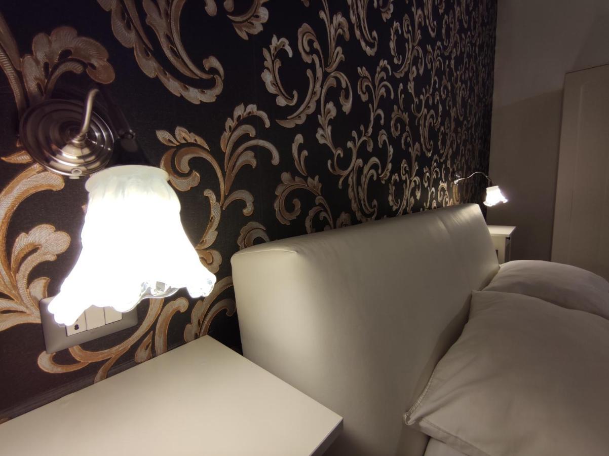 Sami Luxury Rooms 3 8 0 7 9 4 9 2 5 3 Syracuse Esterno foto