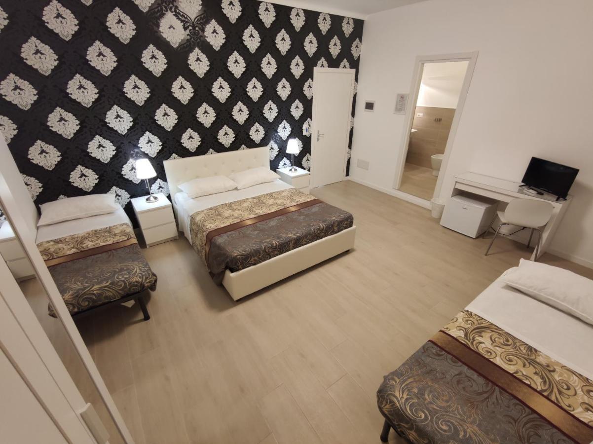 Sami Luxury Rooms 3 8 0 7 9 4 9 2 5 3 Syracuse Esterno foto