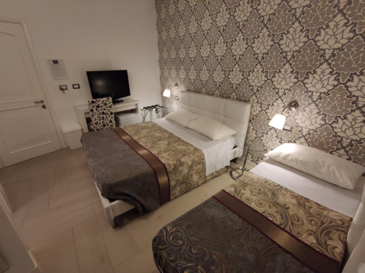 Sami Luxury Rooms 3 8 0 7 9 4 9 2 5 3 Syracuse Esterno foto