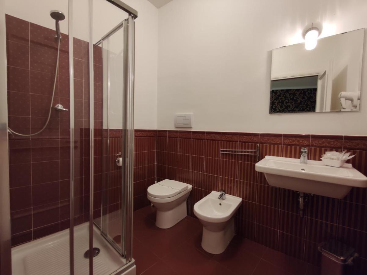 Sami Luxury Rooms 3 8 0 7 9 4 9 2 5 3 Syracuse Esterno foto
