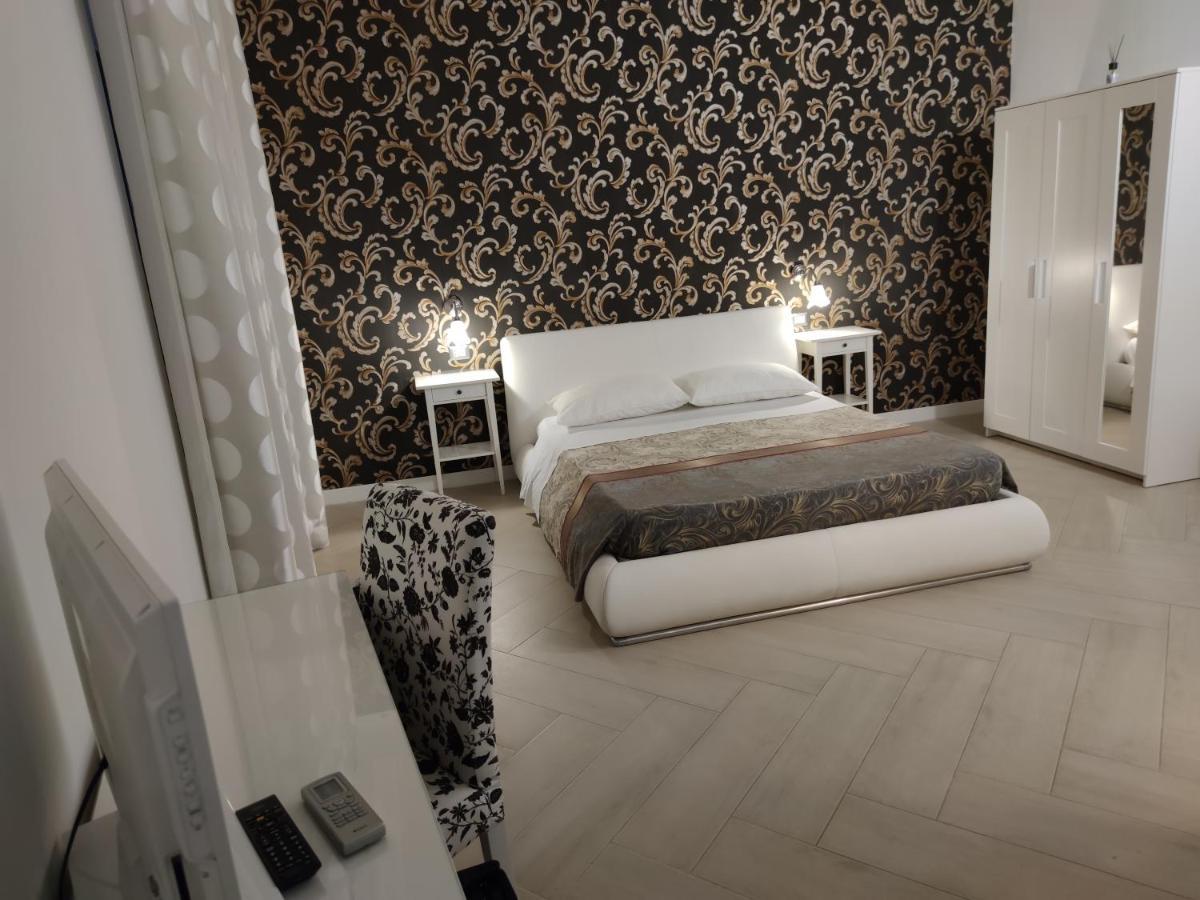 Sami Luxury Rooms 3 8 0 7 9 4 9 2 5 3 Syracuse Esterno foto