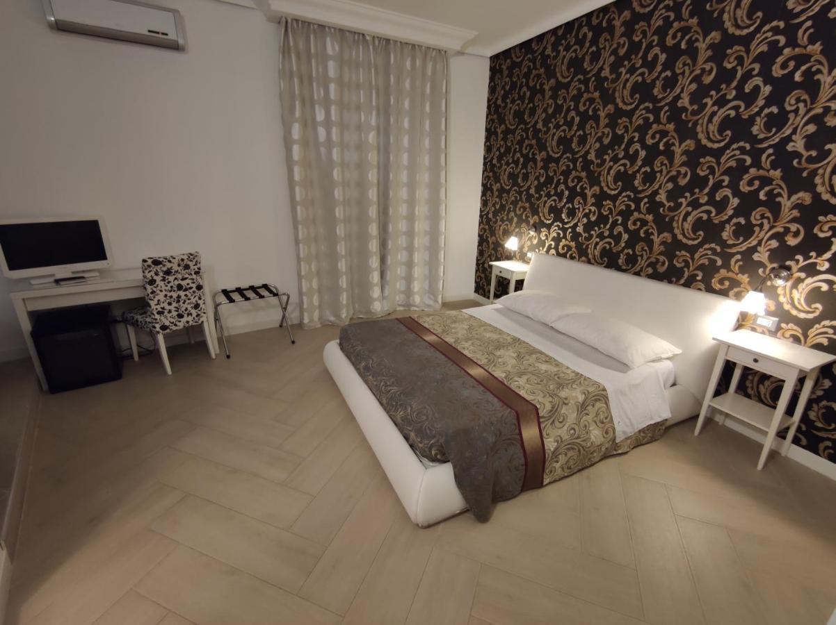 Sami Luxury Rooms 3 8 0 7 9 4 9 2 5 3 Syracuse Esterno foto