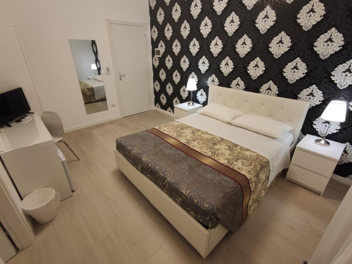 Sami Luxury Rooms 3 8 0 7 9 4 9 2 5 3 Syracuse Esterno foto