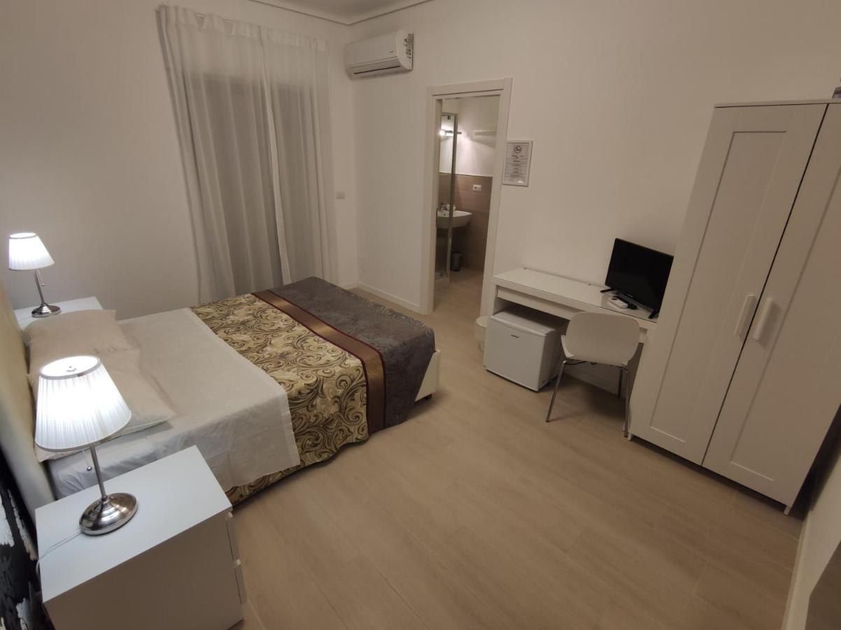 Sami Luxury Rooms 3 8 0 7 9 4 9 2 5 3 Syracuse Esterno foto